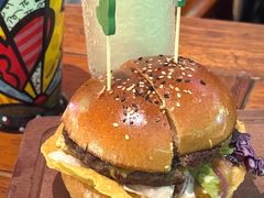 -Famous肥猫墨西哥音乐餐吧(五棵松华熙LIVE店)