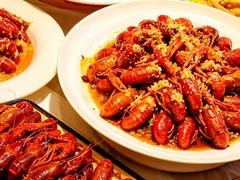 -肥肥虾庄·金牌油焖大虾(汉街SKP店)