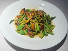 鲁甸花椒芽螺丝椒独蒜红葱菌-云腾食府·云南菜