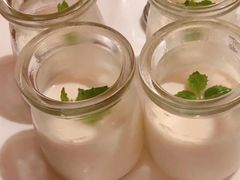 自家手工香草鲜奶布丁-FROM FARM八亩农场(三里屯店)