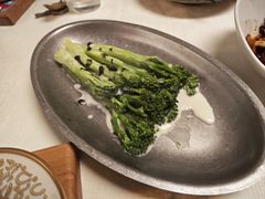 奶油酱配西兰苔-龟兹KUCINA·新疆菜(前滩L+PLAZA店)