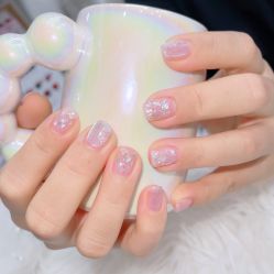 -七彩虹美甲美睫 半永久