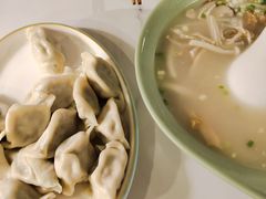 -岳姥姥饺子(泺文路店)