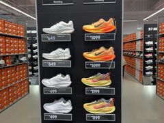 -NIKE上海青浦换季优惠店