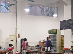 大堂-容里煲仔饭(利丰北路店)