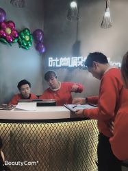 -时尚殿堂明星门店