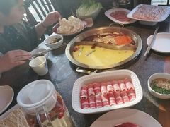 -小天鹅火锅·一线江景洪鼎旗舰店(洪崖洞店)
