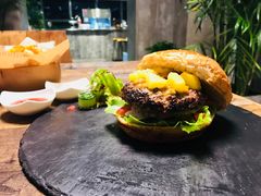 -HIGH FIVE哈福手工汉堡(桂林路店)