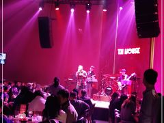 -TZ House音乐现场(来福士中心店)