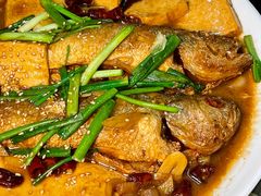 黄鱼烧豆腐-二道木烤羊腿(桃花潭店)
