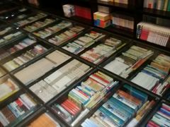 -钟书阁(松江泰晤士小镇店)