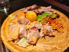 招牌凤凰投胎汤底锅底-大隐·成都火锅Bistro(合生麒麟新天地店)