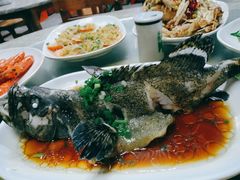 -四川小胡子海鲜(丁村万人海鲜广场店)