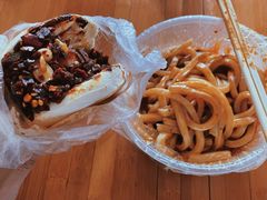 蛋黄玫瑰菜夹馍-清真盛志望麻酱酿皮·非遗老字号