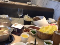 -海上明月海鲜火锅 鲜切牛肉