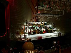 -FOUR PLAY BAR