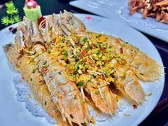 -三亚火车头万人海鲜广场