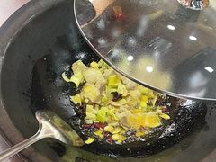 -屯老二农家铁锅炖·行业领军者(梅江店)