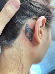 -鳌首刺青纹身 穿孔饰品店