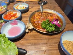 -明洞阿姨·韩式酱蟹烤肉·创意料理(三元桥店)