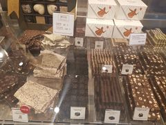 -VENCHI 闻绮(北京国贸商城店)