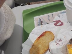-麦当劳(上海虹桥站30B检票口楼上)