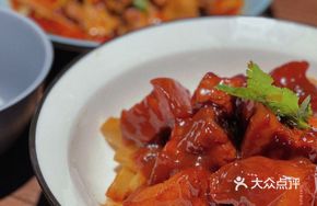 Braised Pork with Shellfish