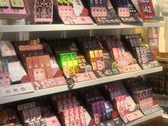 -4iNLOOK美瞳店(上海日月光中岛店)