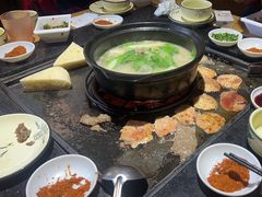 -有一锅·野生菌黑山羊腊排骨火锅(古城北门店)