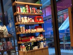 零售区-星巴克(青岛火车北站候车大厅店)