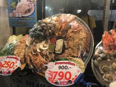 -席娜卡琳火车铁道夜市