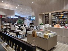 -钟书阁(群光广场店)