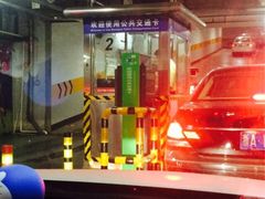 入口-万达广场-停车场