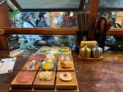 -银米·云南传统过桥米线(双廊黑金冠店)