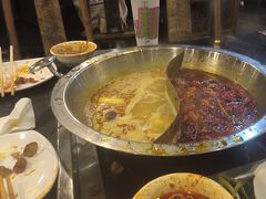 -百年川椒重庆老火锅(光谷店)