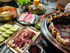 -围炉肉舍•炭烤活鳗•丹东海鲜烤肉(步行街店)