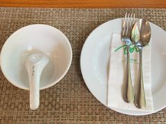 -Chom Cafe and Restaurant