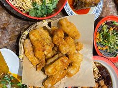 -爆炸头阿姨小四川正宗川味小吃(无任何分店)