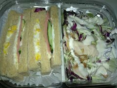 -全家便利店(襄阳南路店)