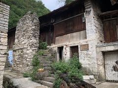 -高荡千年布依古寨旅游景区