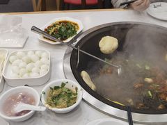 -鲁员外地锅鸡地锅鱼(古墩路店)