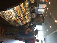 大堂-星巴克臻选(深圳龙华红山天虹店)