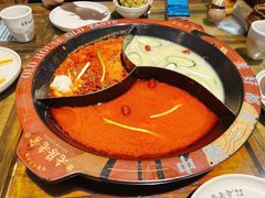 -老房老舍重庆火锅(假日城市店)