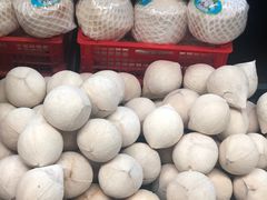 -三亚新鸿港水果一级批发市场