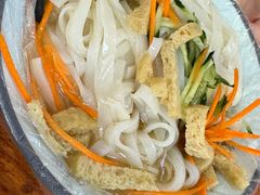 -不起眼麻辣烫凉皮店