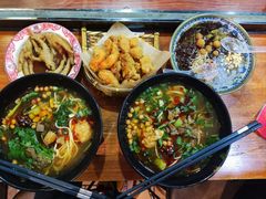 -爆炸头阿姨小四川正宗川味小吃(无任何分店)