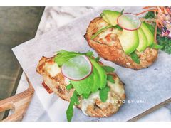 丹麦开放三文治配吞拿鱼牛油果-农畉LONFOOD(福田星河COCOPark店)