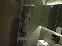 -高雄佳适旅舍-六合馆
