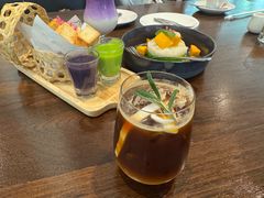 -Chom Cafe and Restaurant