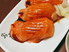 鲑鱼手握-三味食堂